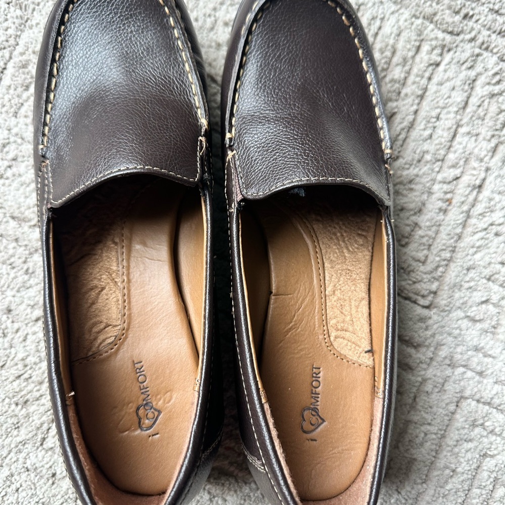 Classic Brown Leather Slip-On Loafers for Women - Picture 3 of 10